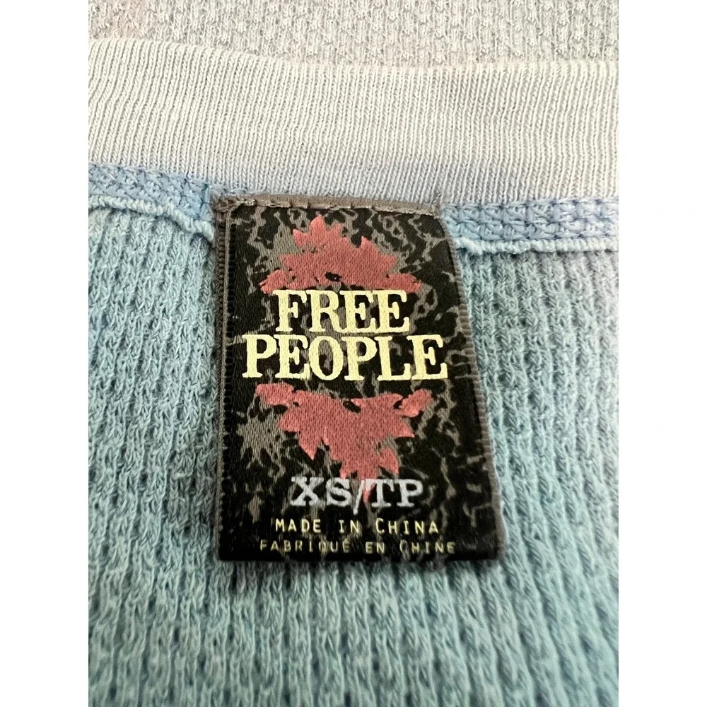 Free People Light Blue V-Neck Thermal Waffle Knit Top Zipper Cuffs‎ Womens XS